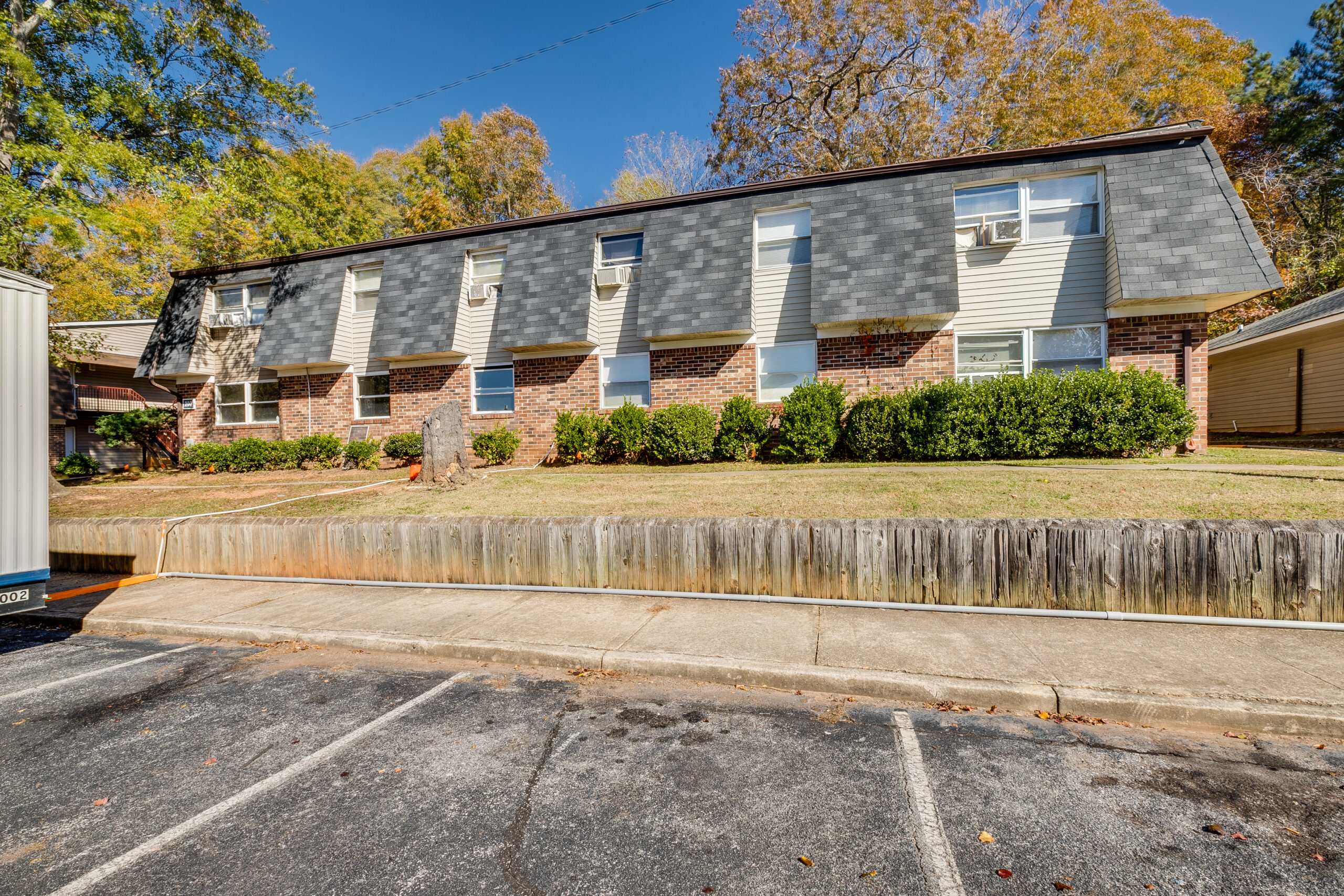 Hickory Heights & Oakland Apartments - Properties